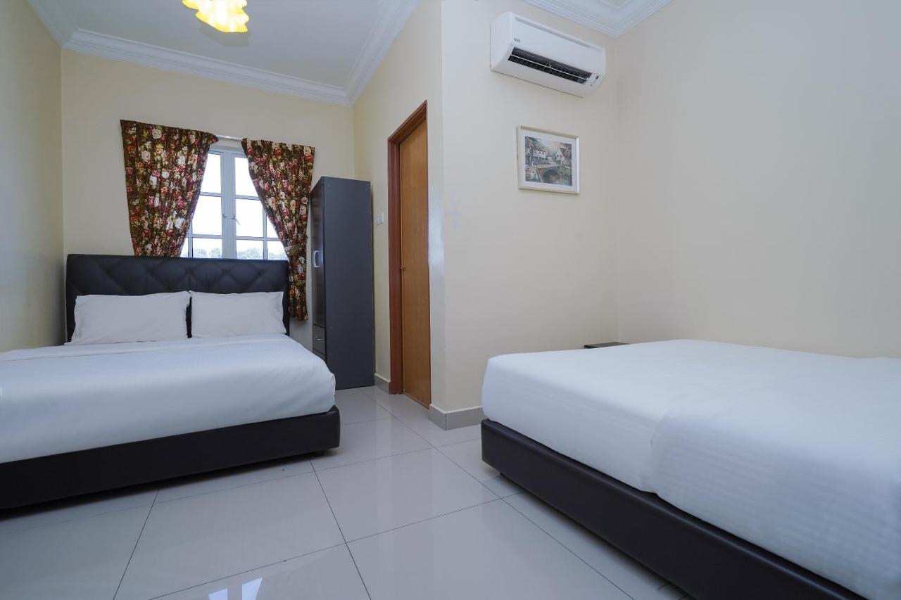 Oyo 90451 Bangi Moya Guesthouse Exterior photo